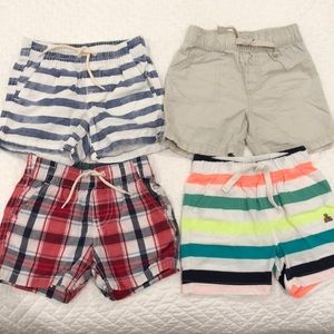 4 pairs of shorts, size 12-18 months